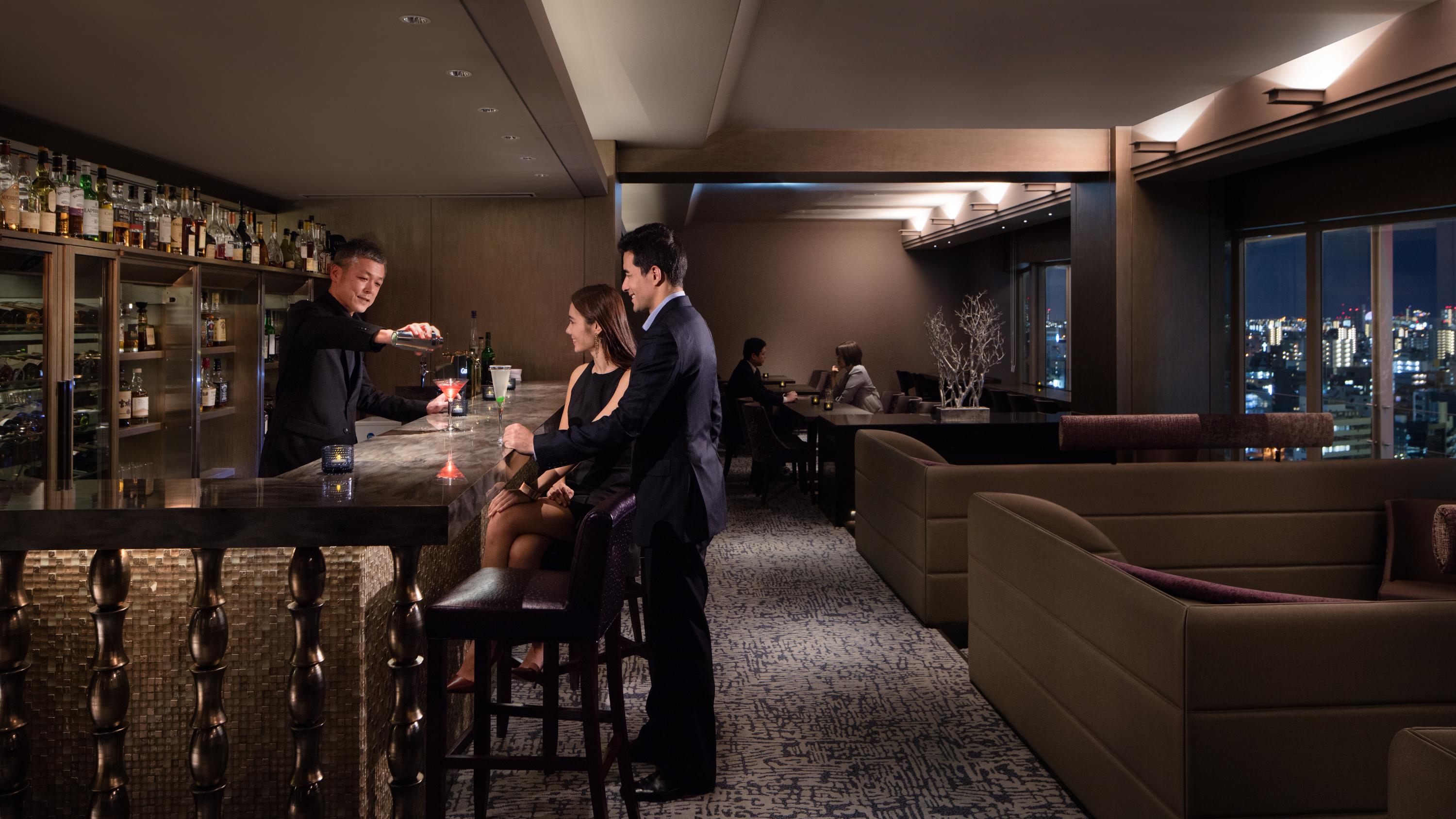 Courtyard By Marriott Shin-Osaka Station Hotel Buitenkant foto The bar at the club