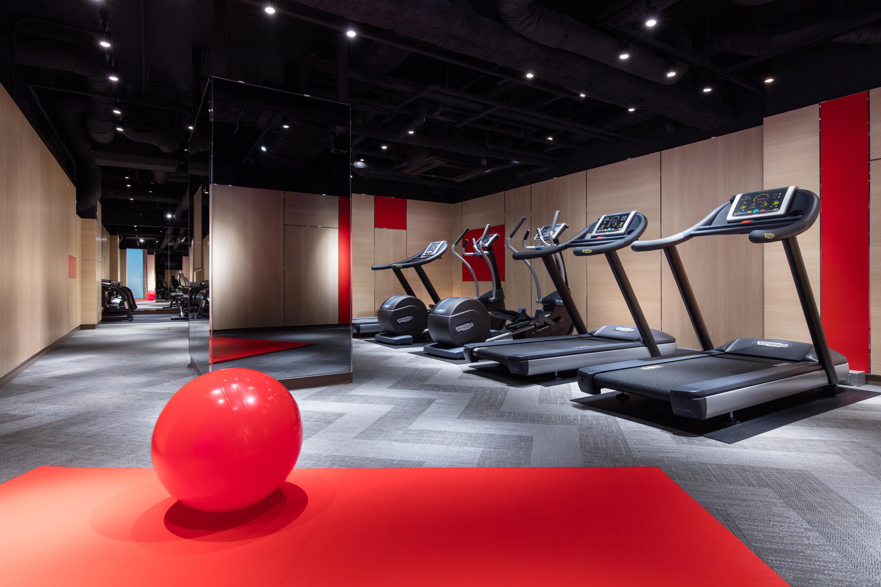 Courtyard By Marriott Shin-Osaka Station Hotel Buitenkant foto The gym at the hotel