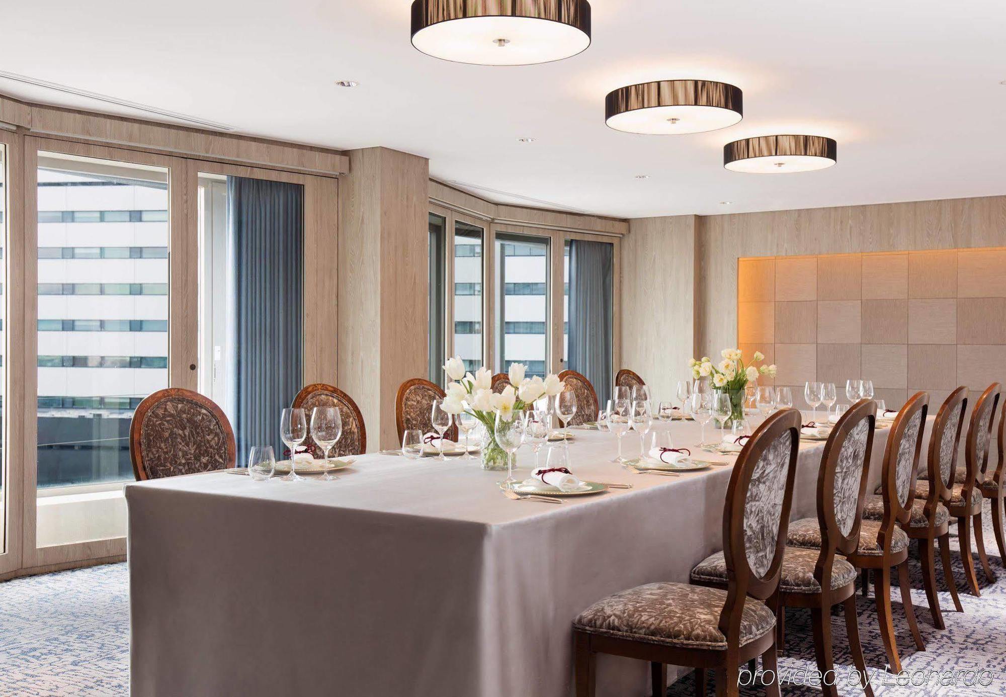Courtyard By Marriott Shin-Osaka Station Hotel Buitenkant foto The Private Suite