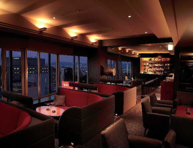 Courtyard By Marriott Shin-Osaka Station Hotel Restaurant foto The bar at the 36th floor